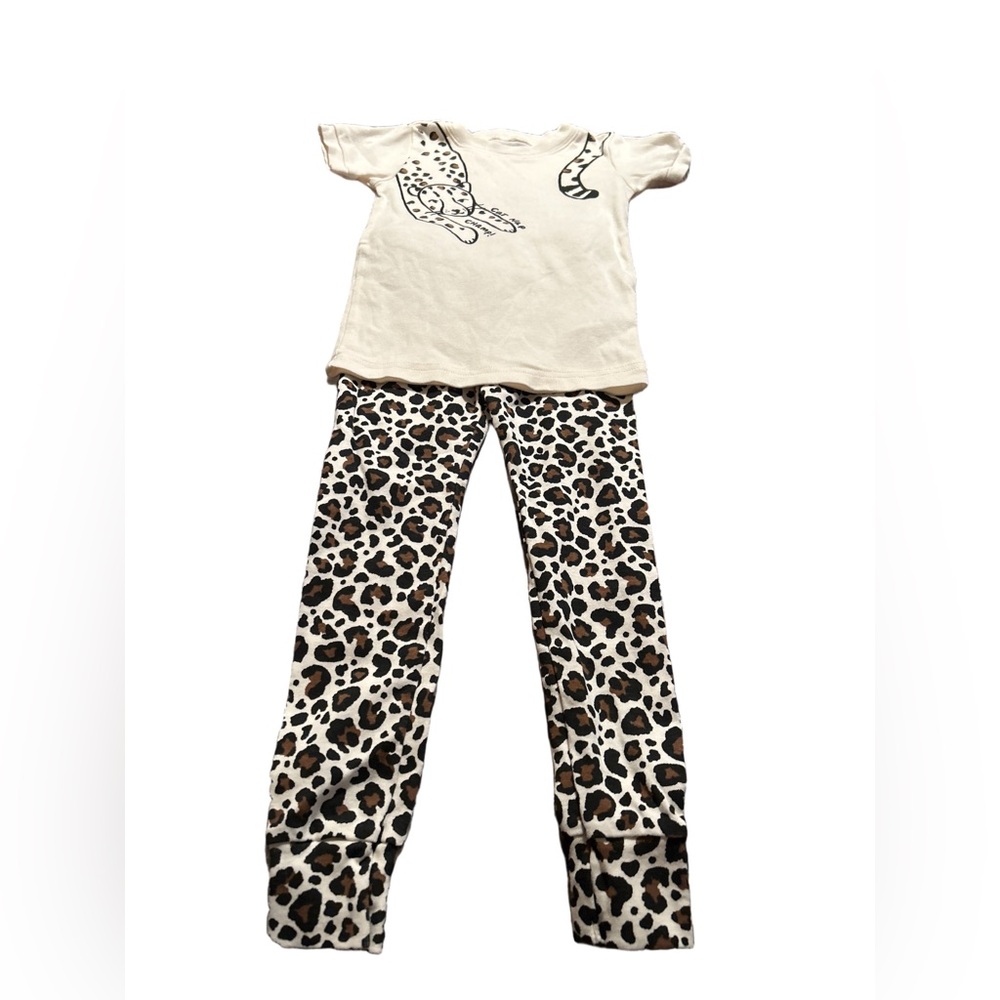 Old Navy Cheetah Print 2 Piece Pyjama Set Size 3T